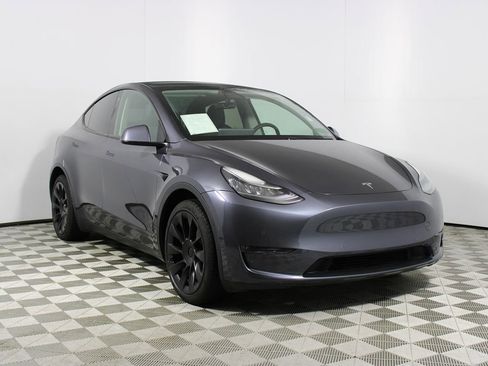 Used 2021 Tesla Model Y Long Range image 27