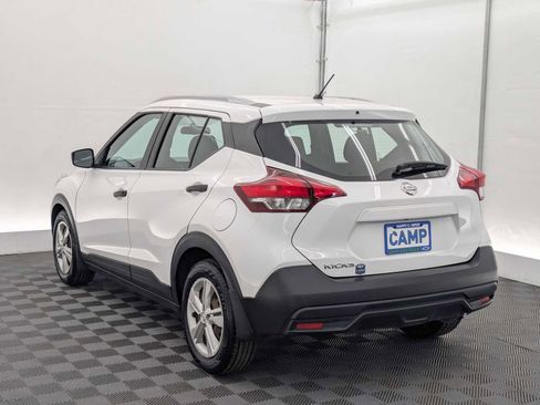Used 2018 Nissan Kicks S image 4