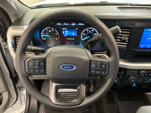 New 2026 Ford F250 XL w/ XL Chrome Package image 18