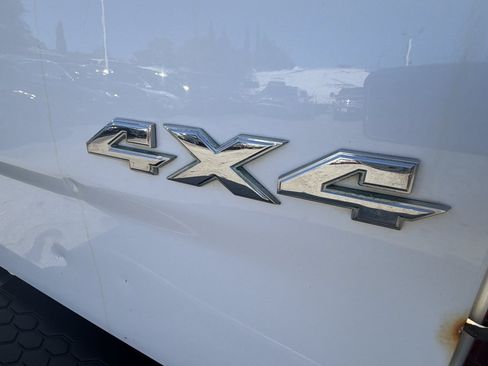 Used 2018 RAM 1500 ST w/ SXT Appearance Group AWD/4WD image 11