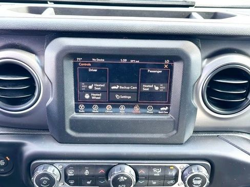 Used 2021 Jeep Gladiator Sport image 23