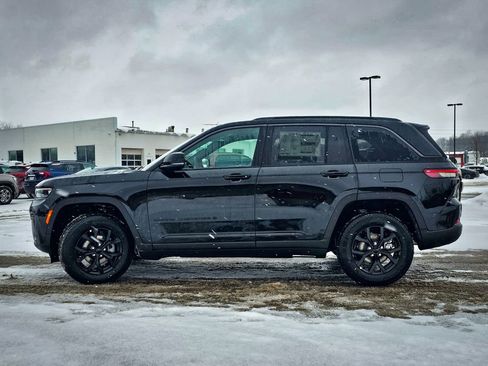 New 2026 Jeep Grand Cherokee Altitude AWD/4WD image 6