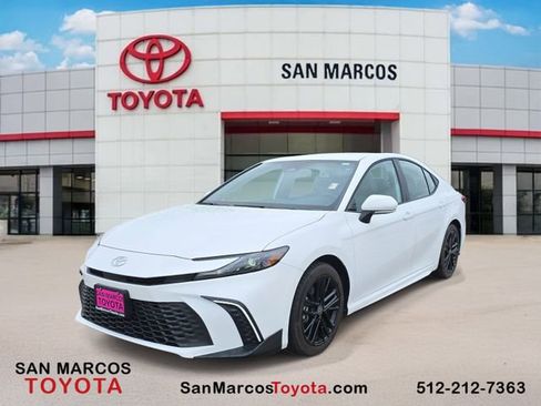 Used 2026 Toyota Camry SE w/ Convenience Package image 1