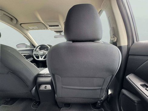 Used 2024 Nissan Sentra SV FWD image 46