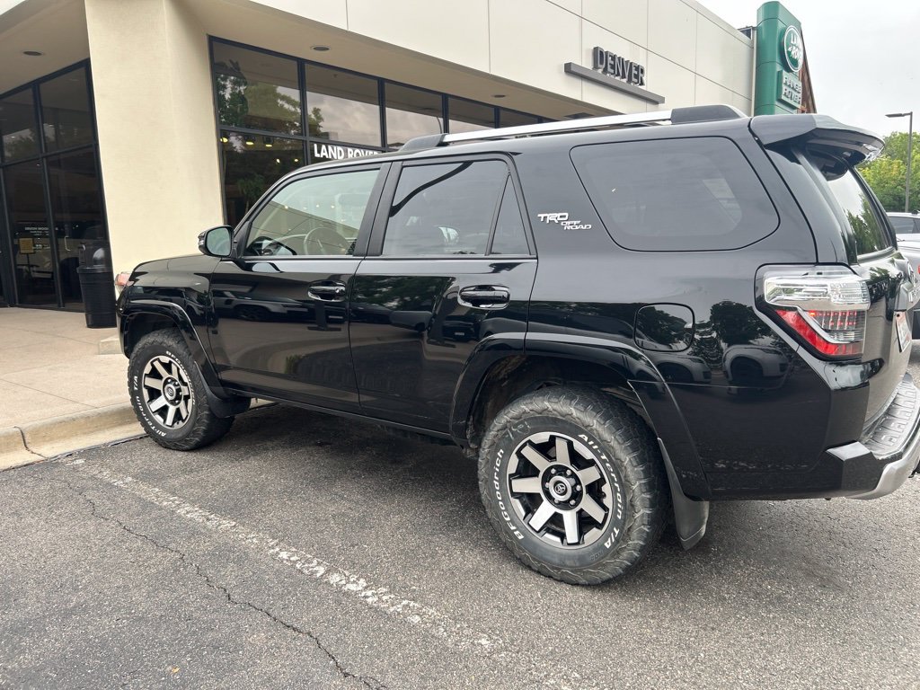 Used 2018 Toyota 4Runner TRD Off-Road Premium AWD/4WD image 2
