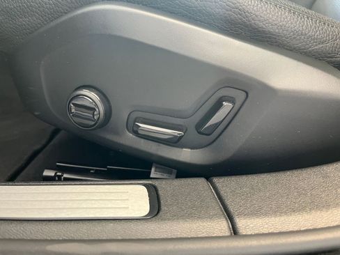 Used 2025 Volvo V60 B5 Cross Country Plus image 23