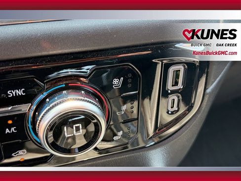 Used 2024 GMC Sierra 1500 SLT w/ SLT Premium Plus Package AWD/4WD image 32