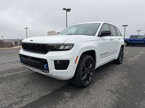 Used 2023 Jeep Grand Cherokee 30th Anniversary image 4