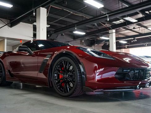 Used 2019 Chevrolet Corvette Z06 RWD image 2