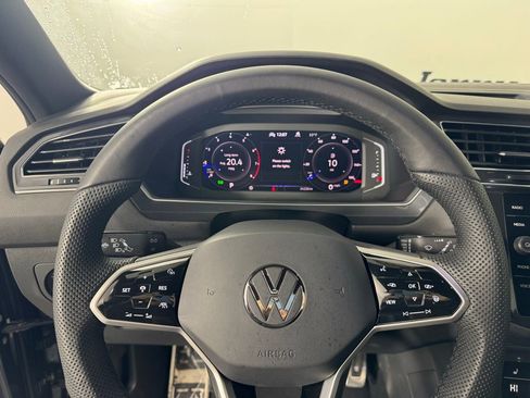 Used 2022 Volkswagen Tiguan SEL R-Line image 23