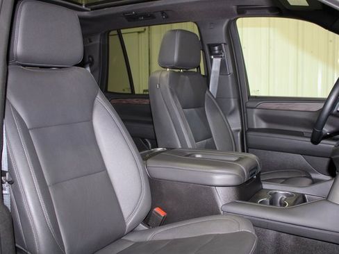 Used 2023 Chevrolet Tahoe Z71 w/ Luxury Package image 20