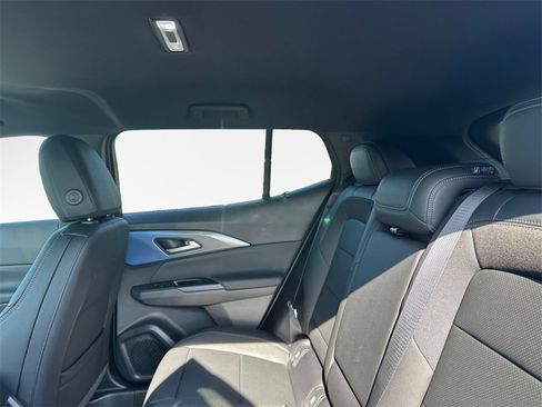 New 2026 Chevrolet Equinox EV LT image 24