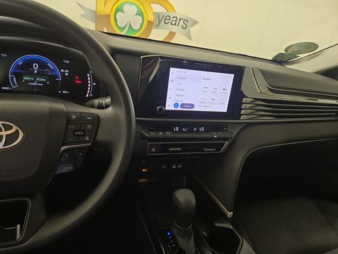 Used 2025 Toyota Camry LE FWD image 23