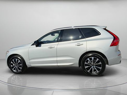 Used 2025 Volvo XC60 B5 Plus image 18