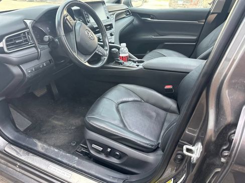 Used 2021 Toyota Camry XSE FWD image 11