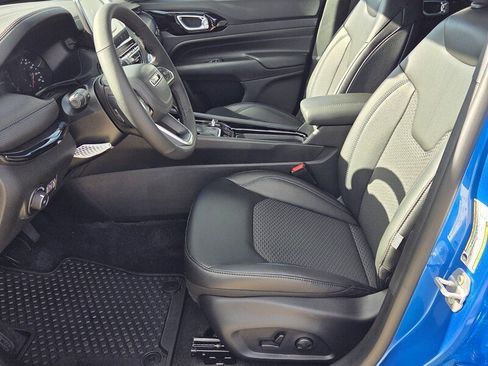 New 2026 Jeep Compass Latitude image 9