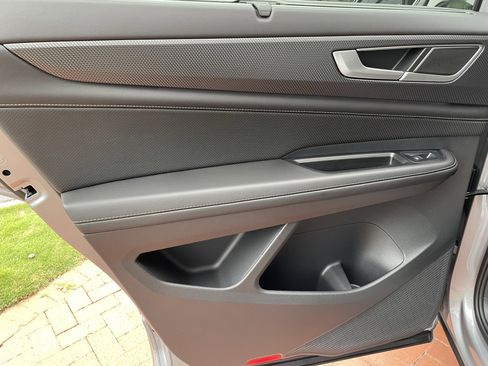 New 2026 Volkswagen Atlas Cross Sport SEL R-Line image 11