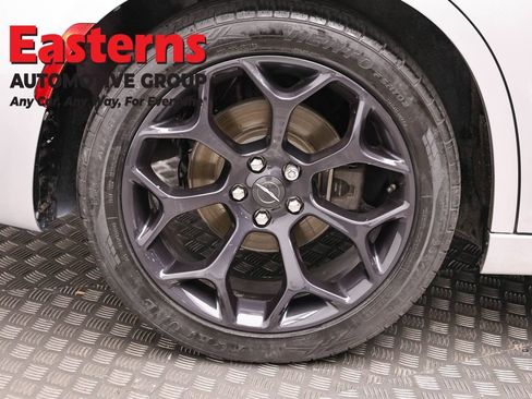 Used 2020 Chrysler 300 S image 31