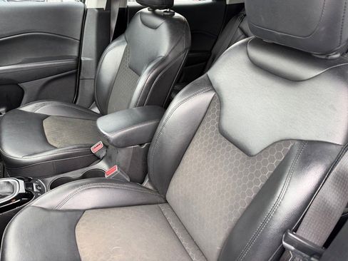 Used 2020 Jeep Compass Latitude image 11