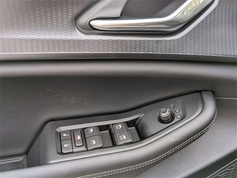 New 2025 Jeep Grand Cherokee Altitude image 16