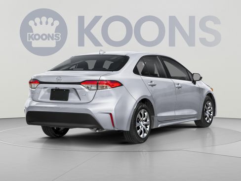 Used 2026 Toyota Corolla LE FWD image 2