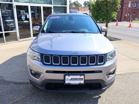 Used 2018 Jeep Compass Latitude w/ Popular Equipment Group AWD/4WD image 8