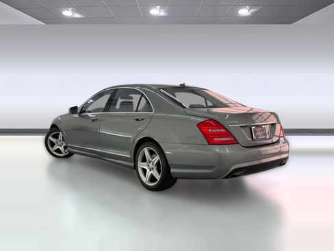 Used 2011 Mercedes-Benz S 550 image 3