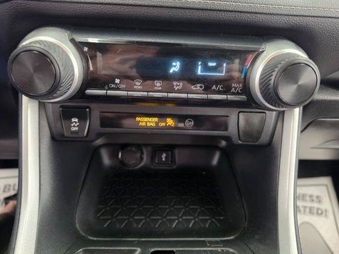Used 2021 Toyota RAV4 LE FWD image 19