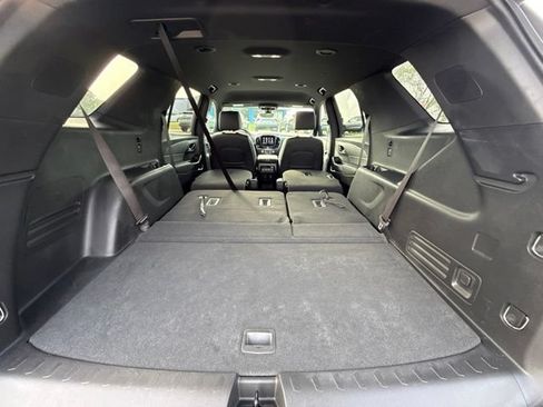 Used 2023 Chevrolet Traverse LT w/ LT Premium Package AWD/4WD image 33