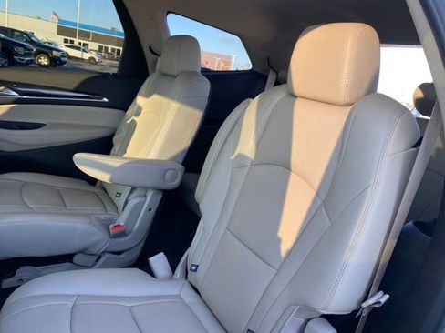 Used 2021 Buick Enclave Essence w/ Sound and Sites Package image 18