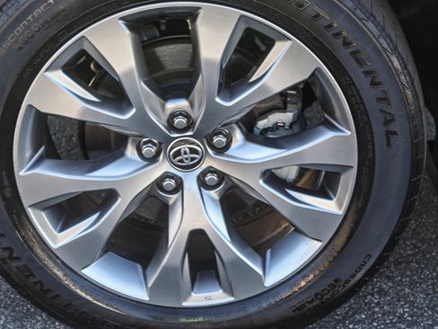 Used 2024 Toyota Grand Highlander Limited image 11