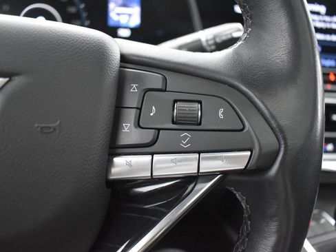 Used 2023 Cadillac Escalade ESV Sport w/ LPO, ONYX Package AWD/4WD image 17