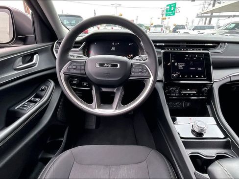 Used 2024 Jeep Grand Cherokee L Laredo AWD/4WD image 7