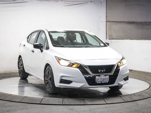 Used 2021 Nissan Versa S image 2