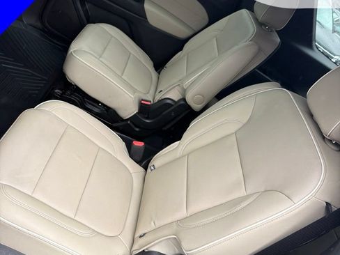 Used 2023 Chevrolet Traverse Premier AWD/4WD image 21