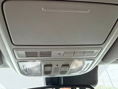 Used 2017 Honda Pilot Touring image 25