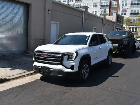 Used 2025 GMC Terrain Elevation AWD/4WD image 3