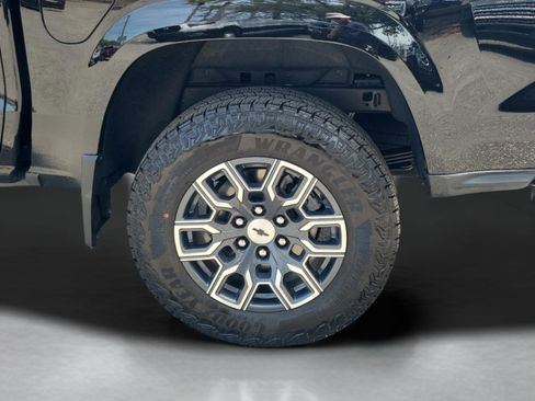 Used 2024 Chevrolet Colorado Z71 AWD/4WD image 30