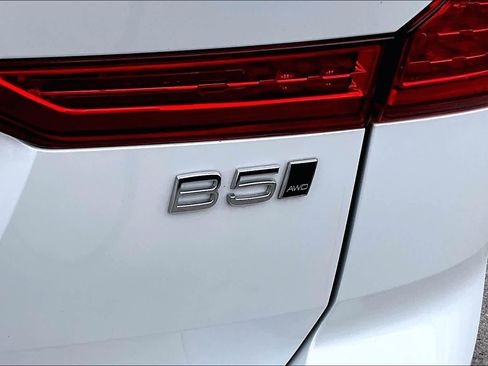 Certified 2023 Volvo XC60 B5 Plus w/ Climate Package image 10