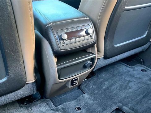 Used 2017 GMC Acadia Limited SLT image 30