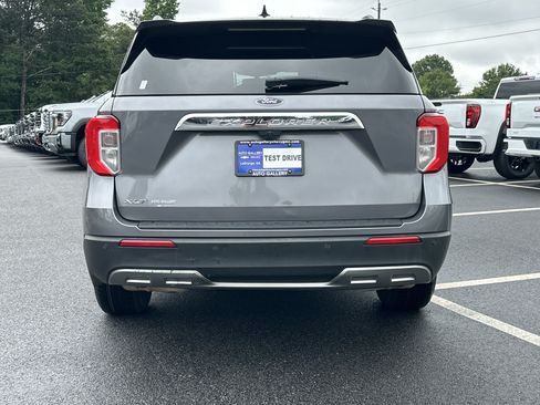 Used 2022 Ford Explorer XLT w/ Equipment Group 202A RWD image 6