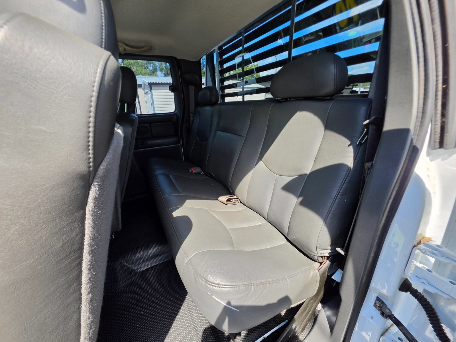 Used 2004 Chevrolet Silverado 3500 4x4 Extended Cab w/ Heavy-Duty Power Package image 14