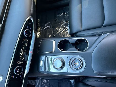 Used 2025 Genesis GV70 2.5T image 17