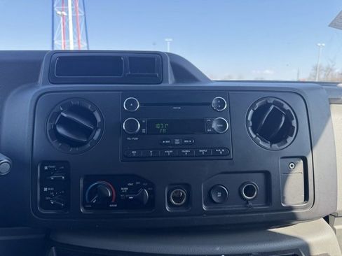 Used 2011 Ford E-350 and Econoline 350 XLT image 21