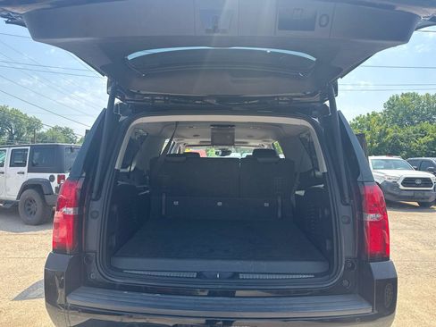 Used 2018 Chevrolet Suburban LT RWD image 37