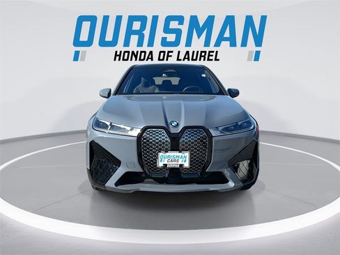 Used 2023 BMW iX xDrive50 w/ Sport Package image 3