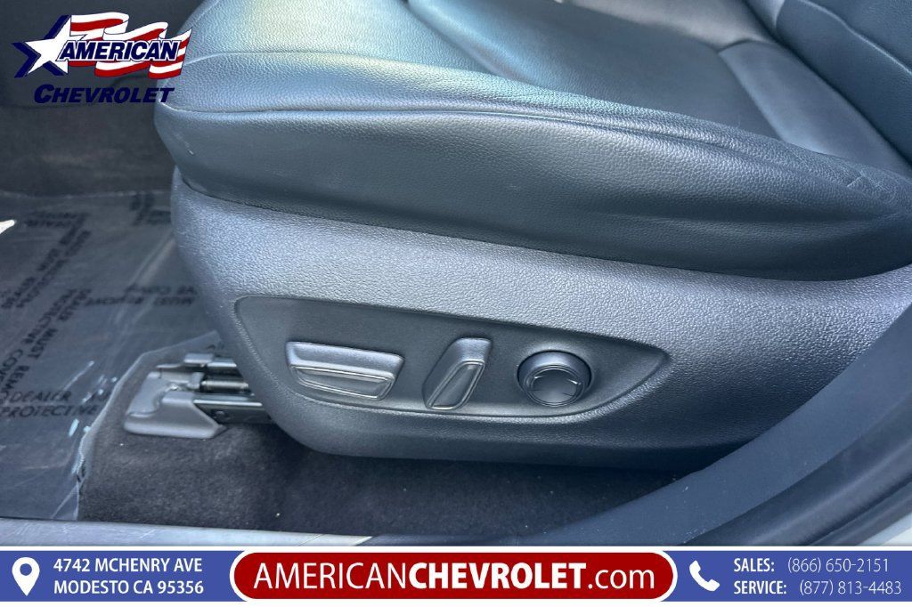 Used 2023 Toyota Highlander XLE AWD/4WD image 14