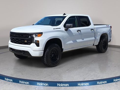 Used 2022 Chevrolet Silverado 1500 Custom AWD/4WD image 1