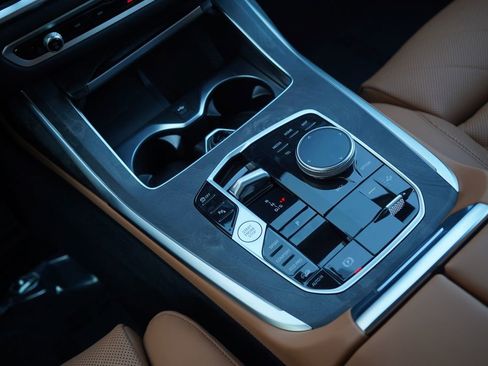 New 2026 BMW X7 xDrive40i w/ Premium Package image 19