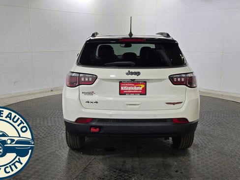 Used 2018 Jeep Compass Trailhawk w/ Leather Interior Group AWD/4WD image 6